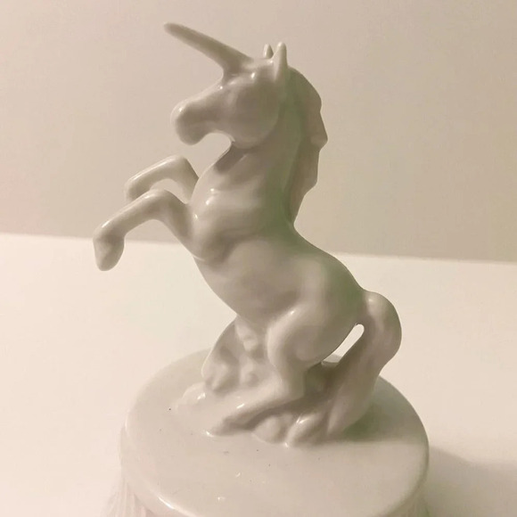 Vintage Otagiri Unicorn Rotating Music Box As Time Goes By 5 Inch Tall Figurine - Picture 6 of 16